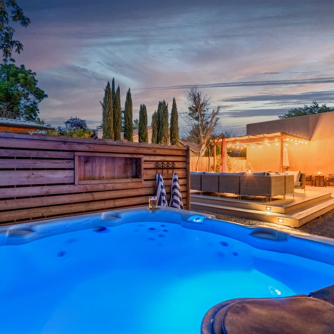 a hot tub in a backyard in Sedona